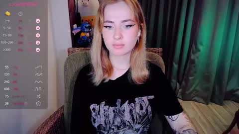 Effie online show from 11/17/25, 09:04