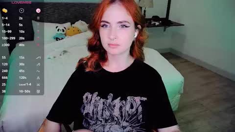 Snapshot of shyfoxxxy chatting on 03/25/26, 03:40 Effie online show from 03/25/26, 03:40