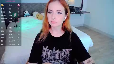 Snapshot of shyfoxxxy chatting on 03/29/26, 06:46 Effie online show from 03/29/26, 06:46