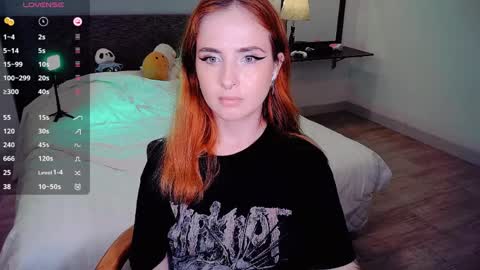 Snapshot of shyfoxxxy chatting on 04/01/26, 01:41 Effie online show from 04/01/26, 01:41