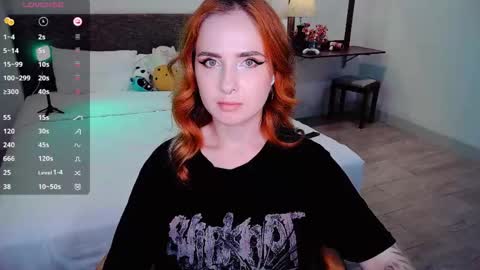 Snapshot of shyfoxxxy chatting on 04/11/26, 10:08 Effie online show from 04/11/26, 10:08