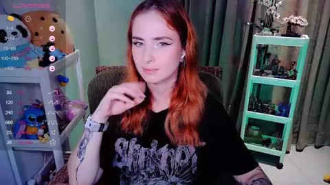 Snapshot of shyfoxxxy chatting on 04/17/26, 02:31 Effie online show from 04/17/26, 02:31