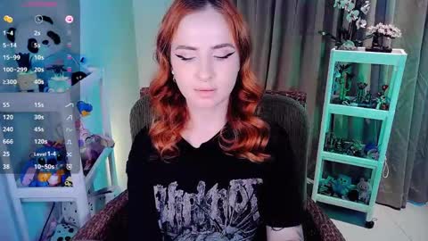 Snapshot of shyfoxxxy chatting on 04/23/26, 07:20 Effie online show from 04/23/26, 07:20