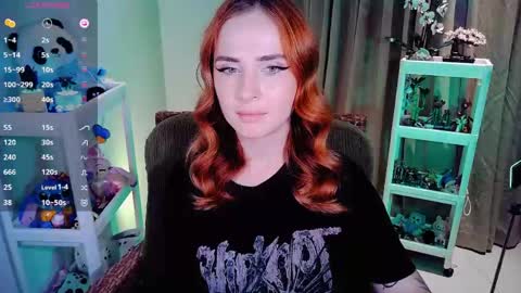 Snapshot of shyfoxxxy chatting on 04/23/26, 12:29 Effie online show from 04/23/26, 12:29
