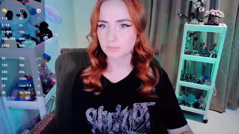 Snapshot of shyfoxxxy chatting on 04/25/26, 06:49 Effie online show from 04/25/26, 06:49