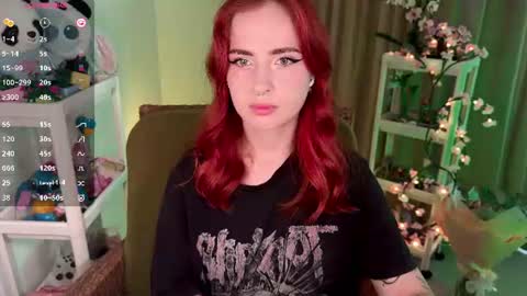 Snapshot of shyfoxxxy chatting on 06/15/26, 05:53 Effie online show from 06/15/26, 05:53