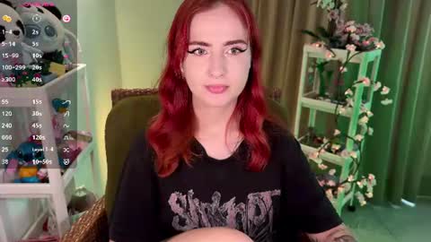 Snapshot of shyfoxxxy chatting on 06/20/26, 06:49 Effie online show from 06/20/26, 06:49