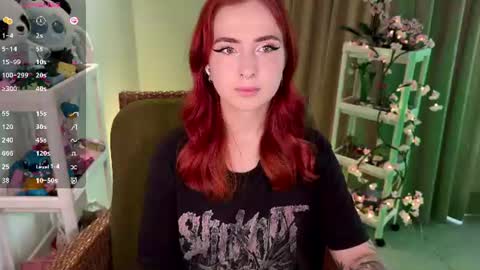 Snapshot of shyfoxxxy chatting on 06/23/26, 06:44 Effie online show from 06/23/26, 06:44