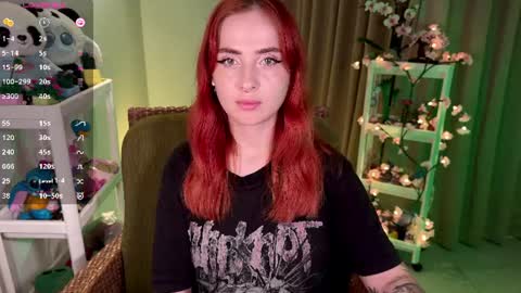 Snapshot of shyfoxxxy chatting on 07/06/26, 04:09 Effie online show from 07/06/26, 04:09