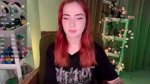 Snapshot of shyfoxxxy chatting on 07/10/26, 11:02 Effie online show from 07/10/26, 11:02