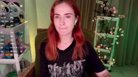 Snapshot of shyfoxxxy chatting on 07/12/26, 06:32 Effie online show from 07/12/26, 06:32