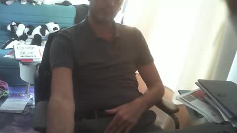 Snapshot of shyfrenchcock chatting on 10/17/25, 01:03 shyfrenchcock online show from 10/17/25, 01:03