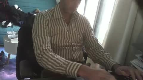 Snapshot of shyfrenchcock chatting on 10/29/25, 02:30 shyfrenchcock online show from 10/29/25, 02:30