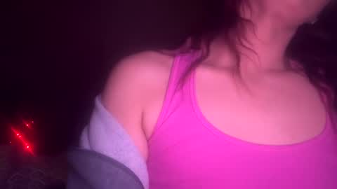 Snapshot of shyg1r1 chatting on 12/18/24, 09:58 Sasha online show from 12/18/24, 09:58