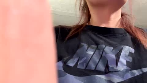 Snapshot of shyg1r1 chatting on 01/13/25, 01:06 Sasha online show from 01/13/25, 01:06