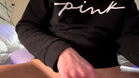 Snapshot of shyg1r1 chatting on 10/06/25, 04:37 Sasha online show from 10/06/25, 04:37