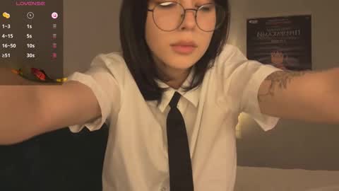 Snapshot of shygaze chatting on 11/14/25, 10:07 shygaze online show from 11/14/25, 10:07