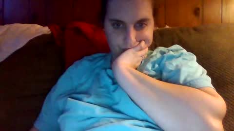 Snapshot of shylee538825 chatting on 11/06/25, 02:01 shylee538825 online show from 11/06/25, 02:01