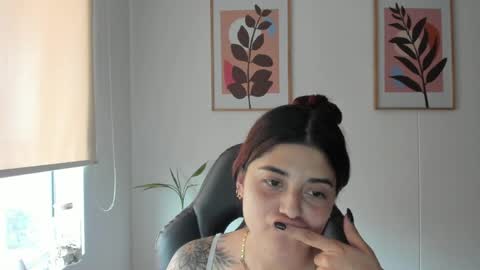 Snapshot of shylittlebunny chatting on 04/15/26, 10:32 shylittlebunny online show from 04/15/26, 10:32