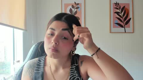 Snapshot of shylittlebunny chatting on 04/17/26, 03:15 shylittlebunny online show from 04/17/26, 03:15