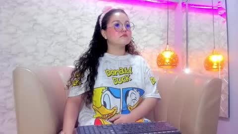 Snapshot of shylysweet chatting on 09/30/25, 05:23 Shyly online show from 09/30/25, 05:23