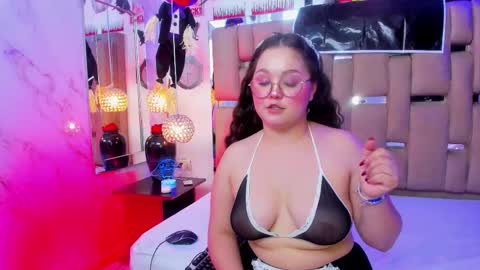 Snapshot of shylysweet chatting on 10/23/25, 05:18 Shyly online show from 10/23/25, 05:18