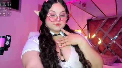 Snapshot of shylysweet chatting on 02/26/26, 06:23 Shyly online show from 02/26/26, 06:23