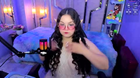 Snapshot of shylysweet chatting on 04/17/26, 05:43 Shyly online show from 04/17/26, 05:43