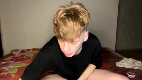 Snapshot of shyredstar chatting on 12/19/24, 12:45 Tom and Betty online show from 12/19/24, 12:45