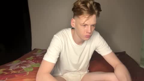 Snapshot of shyredstar chatting on 12/22/24, 07:52 Tom and Betty online show from 12/22/24, 07:52