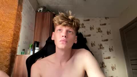 Snapshot of shyredstar chatting on 10/17/25, 10:07 Tom and Betty online show from 10/17/25, 10:07