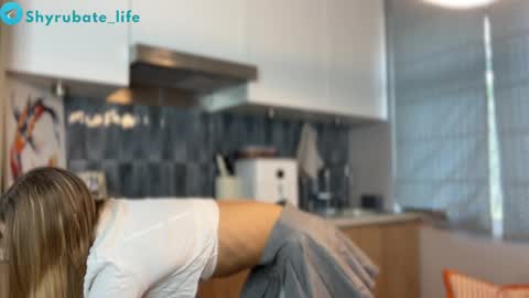 Snapshot of shyrubate chatting on 04/03/26, 06:55 Aurora online show from 04/03/26, 06:55