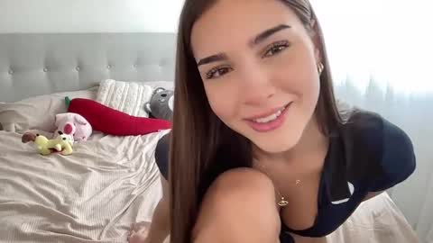 Snapshot of shysashy chatting on 01/14/25, 10:44 Sasha online show from 01/14/25, 10:44