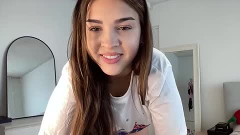 Snapshot of shysashy chatting on 01/24/25, 10:41 Sasha online show from 01/24/25, 10:41