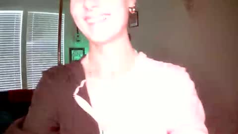 Snapshot of shyy_petitebaby chatting on 04/12/26, 06:02 shypetitebaby online show from 04/12/26, 06:02