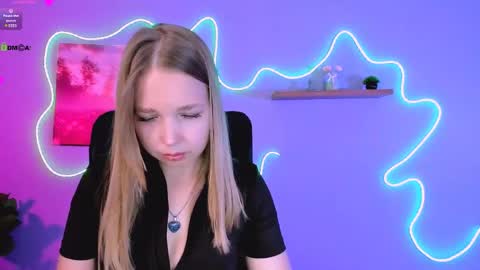 sia_moon1 online show from 05/22/26, 09:59