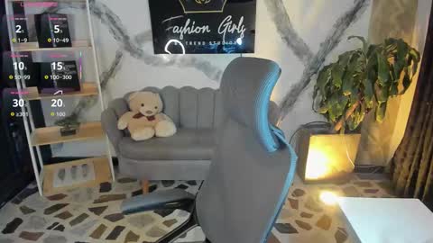 siafoxx_ online show from 03/17/26, 05:22