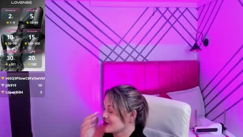 Snapshot of siamilf chatting on 02/02/25, 02:45 Mia online show from 02/02/25, 02:45