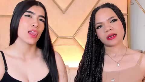 Siara and Zoe tattoo online show from 12/18/25, 11:00