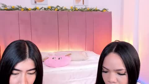 Snapshot of siara_lewis_ chatting on 03/09/26, 10:25 Siara and Zoe tattoo online show from 03/09/26, 10:25