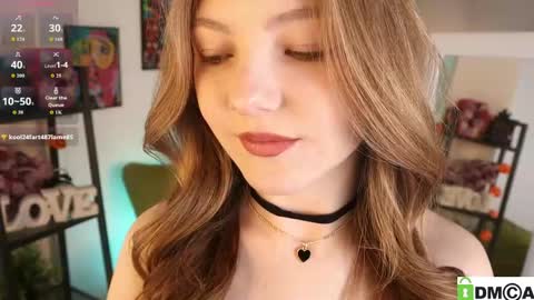 Snapshot of siara_monis chatting on 04/25/26, 04:37 Vicki online show from 04/25/26, 04:37