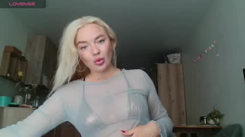 Snapshot of siberian_girl_ chatting on 07/07/26, 05:21 Eva online show from 07/07/26, 05:21