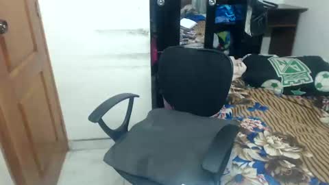 sara online show from 02/12/25, 07:13