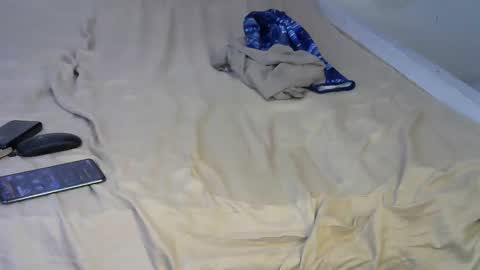 Snapshot of sidechik_18 chatting on 03/10/25, 07:18 Charming pie online show from 03/10/25, 07:18