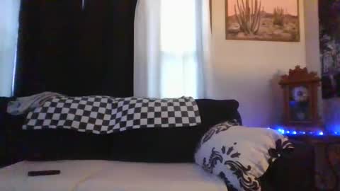 Mrs. St. Patrickk online show from 12/03/25, 04:27