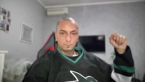 sidvicious23cm online show from 10/24/25, 05:42