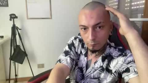 Snapshot of sidvicious23cm chatting on 04/17/26, 09:12 sidvicious23cm online show from 04/17/26, 09:12