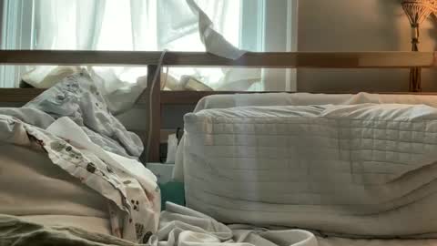 sie273 online show from 12/17/24, 06:20