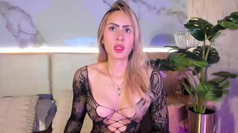 Snapshot of sienna_belluccii chatting on 08/06/26, 11:12 sienna belluccii online show from 08/06/26, 11:12
