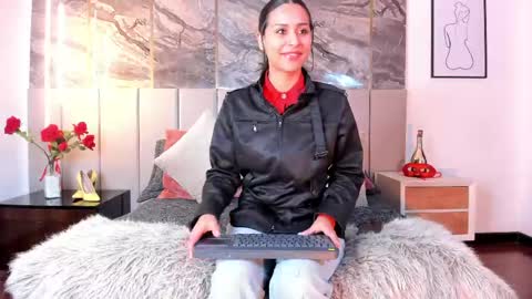 Snapshot of sienna_blake_ chatting on 04/23/26, 01:40 Sienna Blake online show from 04/23/26, 01:40